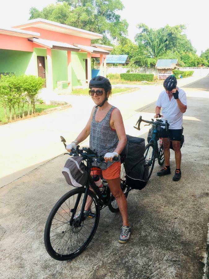 Tongmai Resort Szuratthani Kültér fotó
